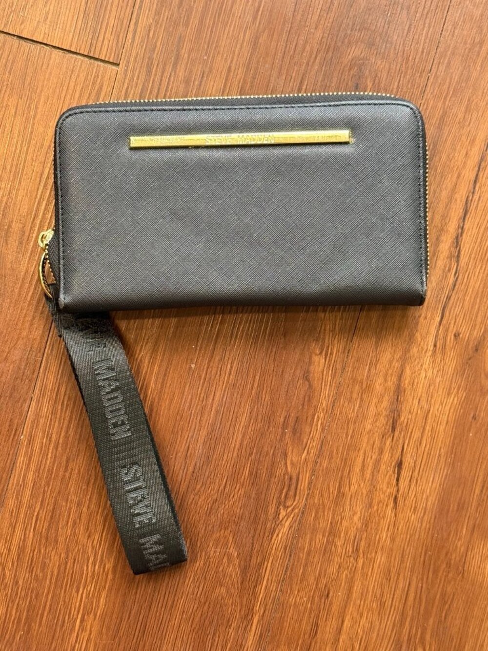 Steve Madden Zip Around Wallet Wristlet Black Quiet Luxury Chic Glam 3808